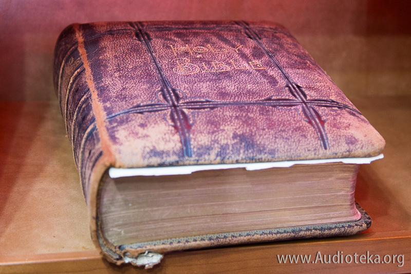 Bible-Truck-24